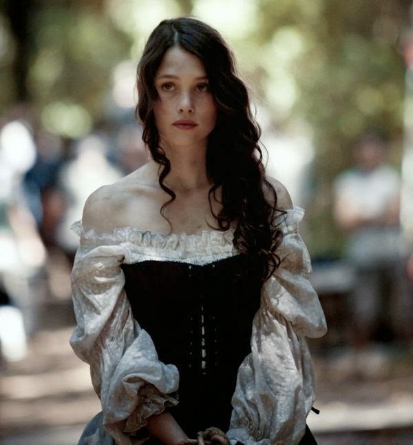 Pirates 4 Mermaid Astrid BergesFrisbey Latest Hot Pics 2